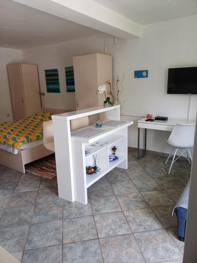 Lana Apartment